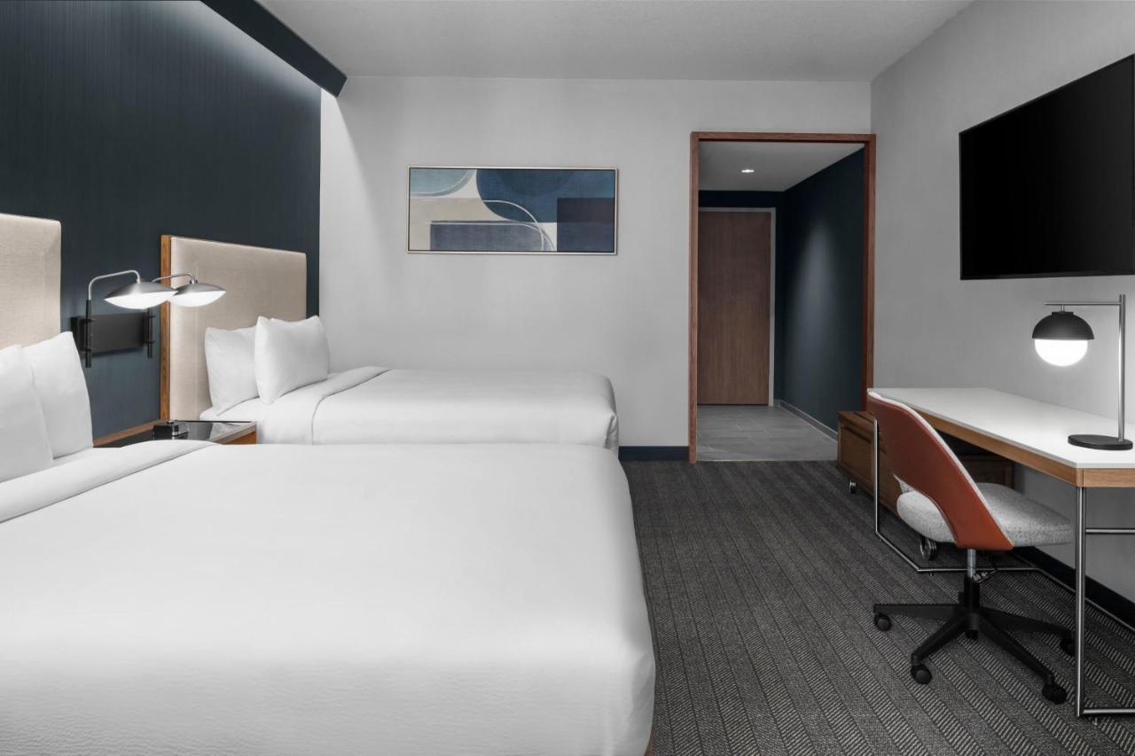 Courtyard By Marriott Calgary Downtown Hotel Exterior foto