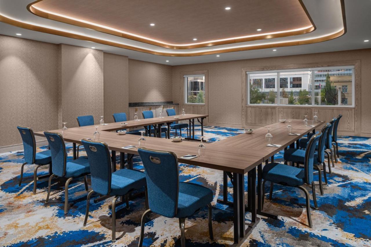 Courtyard By Marriott Calgary Downtown Hotel Exterior foto