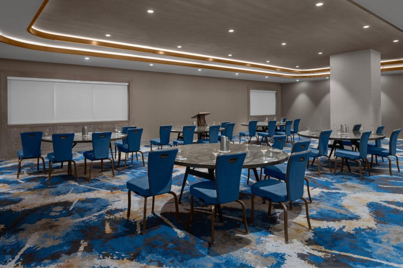 Courtyard By Marriott Calgary Downtown Hotel Exterior foto